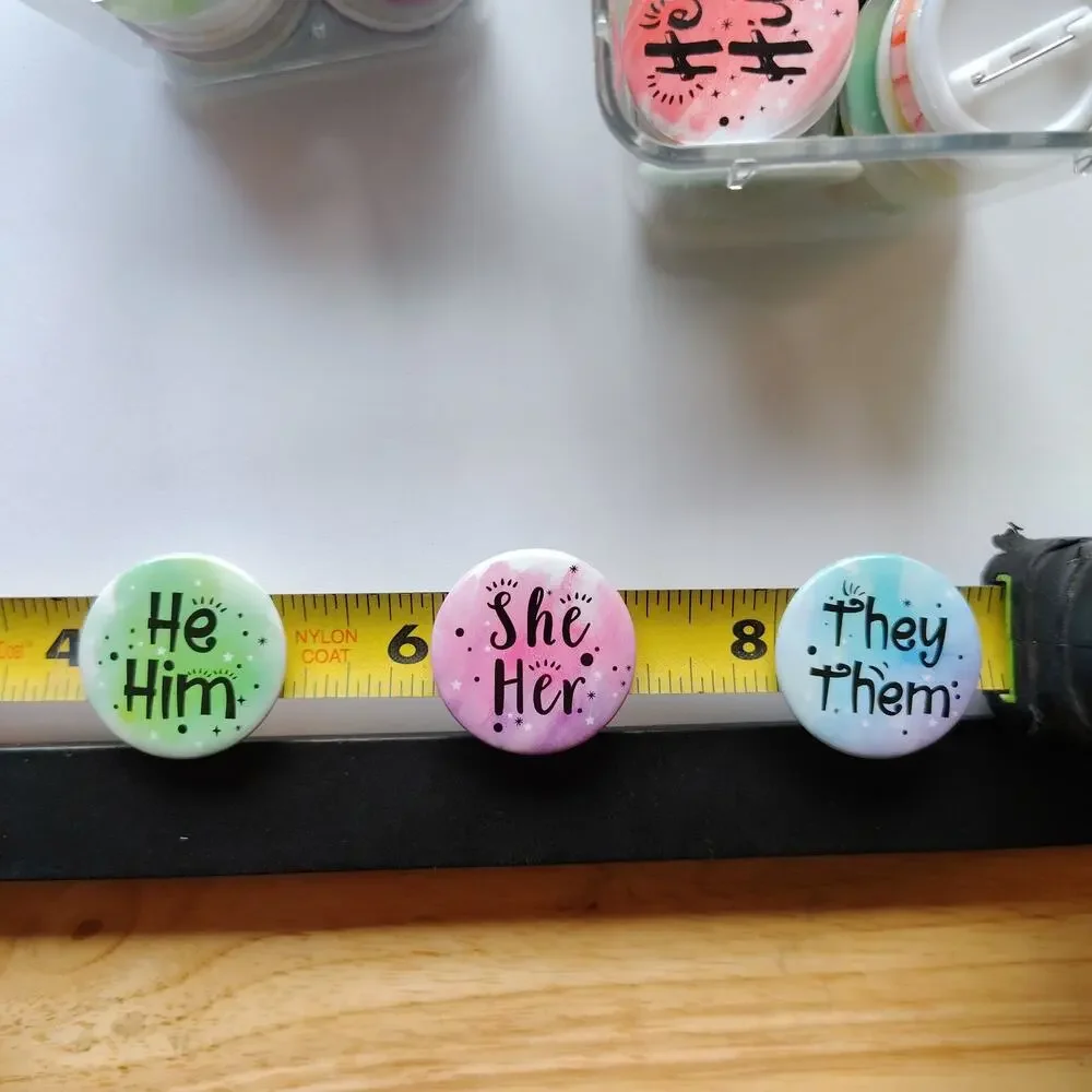 CUTE BRIGHT AND LIGHT PRIDE PRONOUN PIN BUTTONS